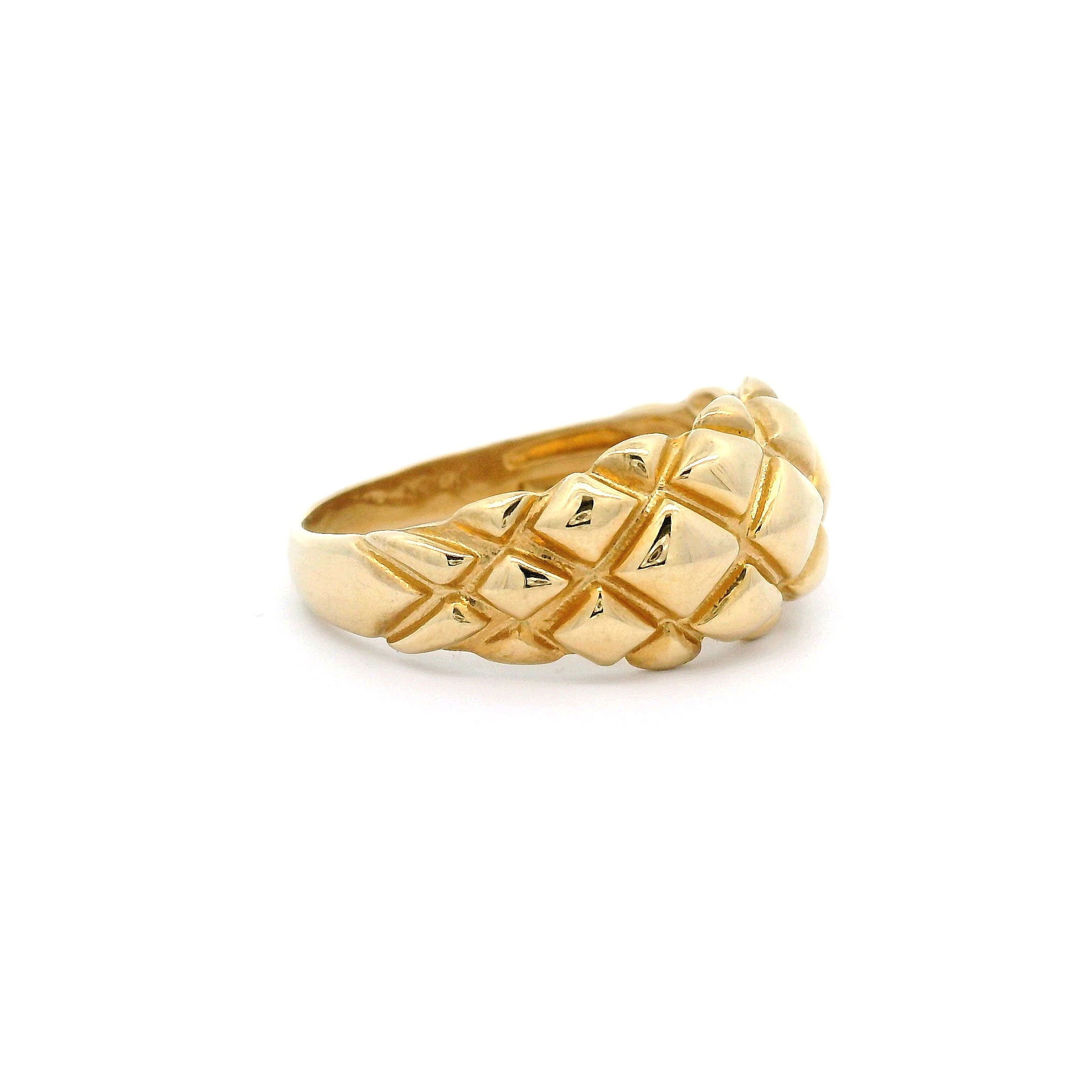 14k Diamond Shaped Pattern Ring right side