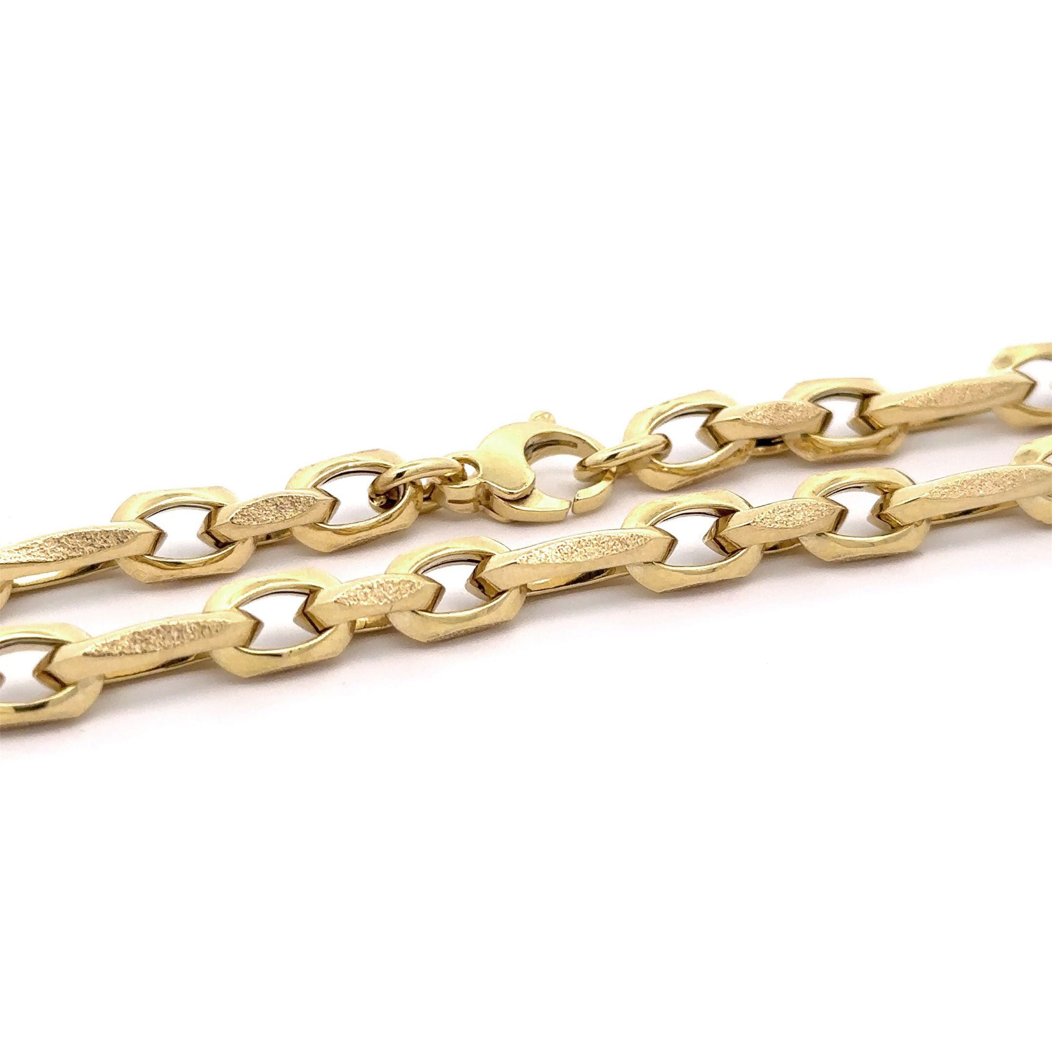 10k Fancy Cable Link Chain with Sandblast Design 7mm Close Up