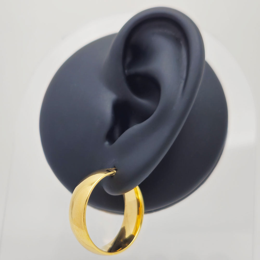 14k Chunky Hoop Earrings on Ear Display
