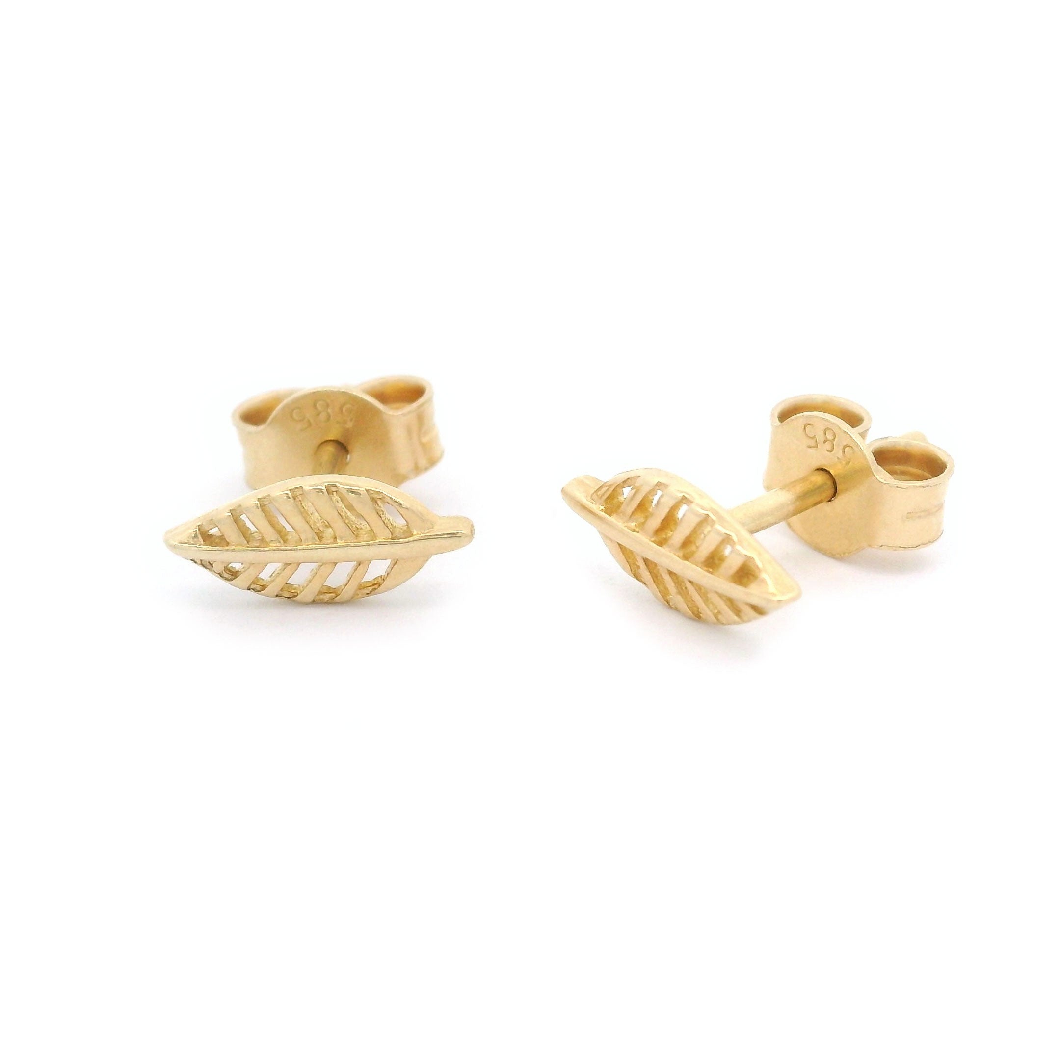 14k Yellow Gold Leaf Outline Stud Earrings side