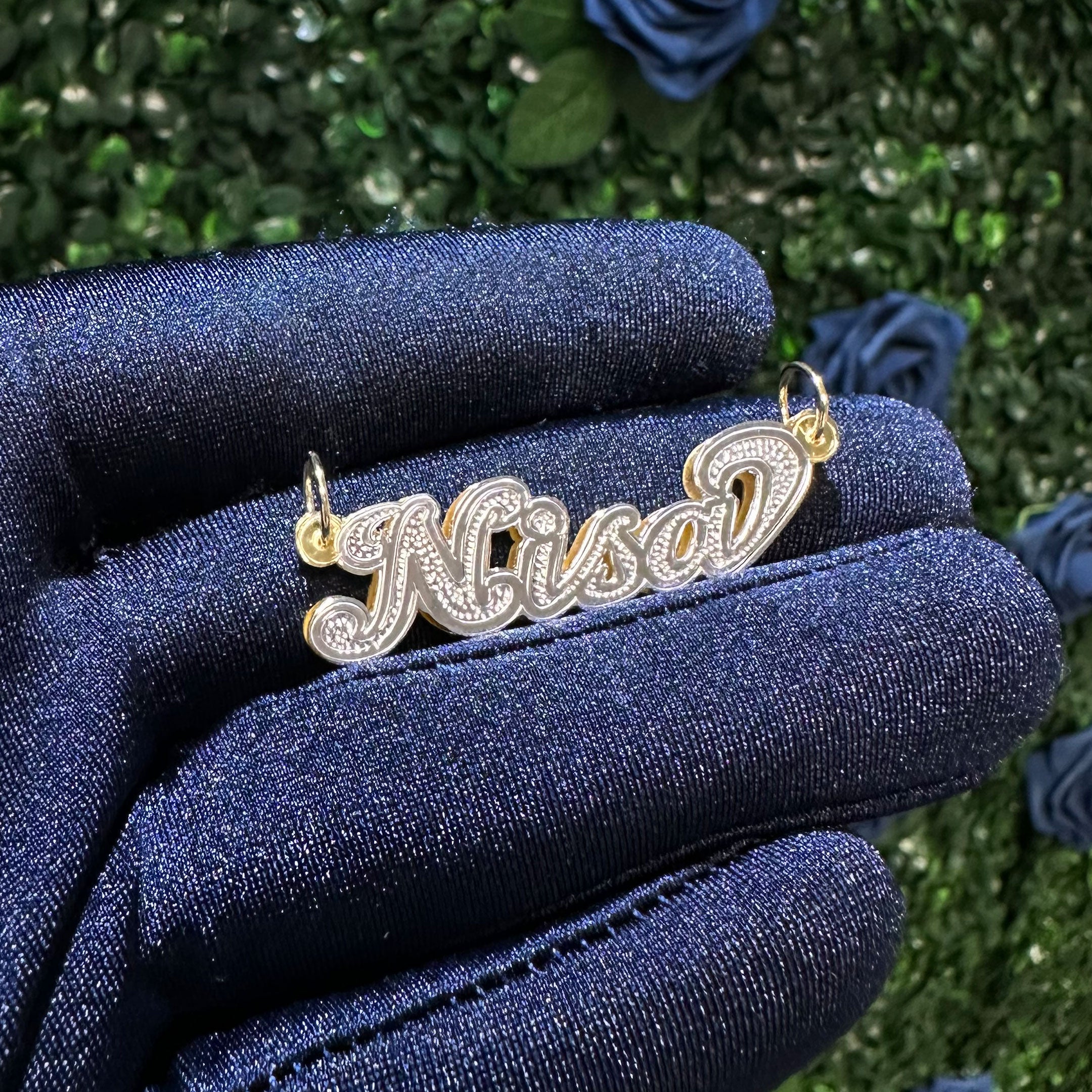 Personalized Diamond Cut Cursive Name Plate Pendant Sample Name Nisa Classic Style