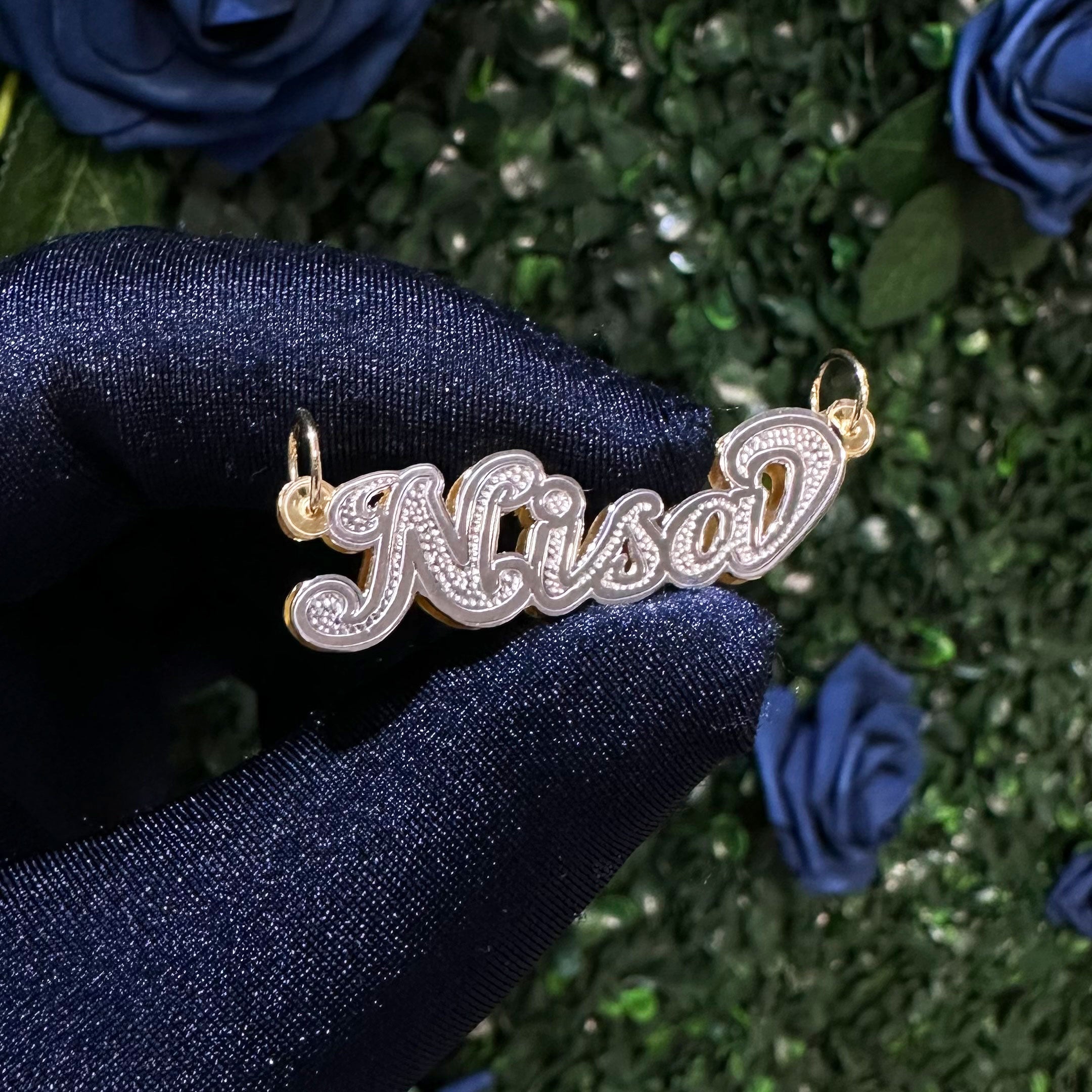 Personalized Diamond Cut Cursive Name Plate Pendant Sample Name Nisa Classic Style Close