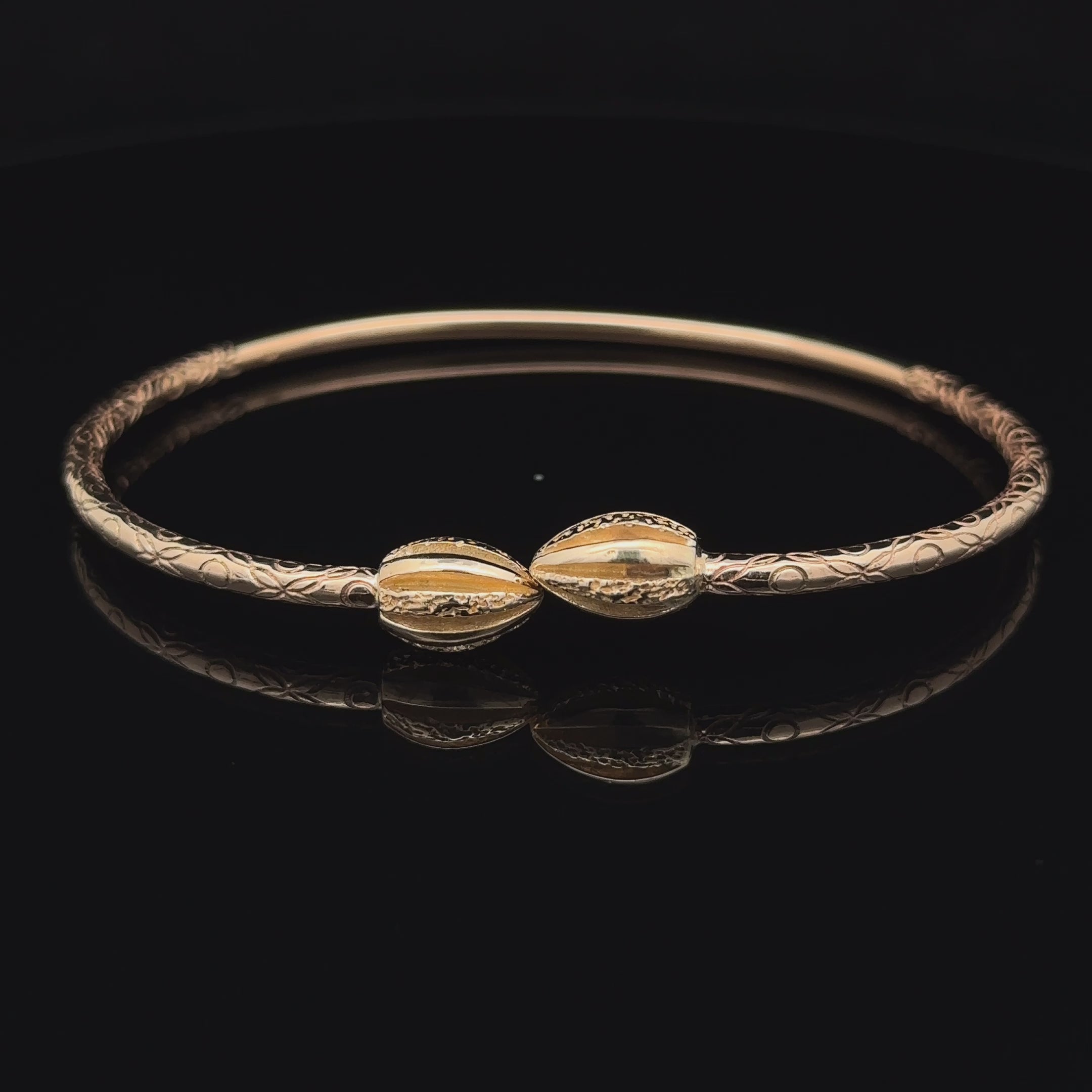 West Indian Bangle - Medium with Classic Cocoa Heads