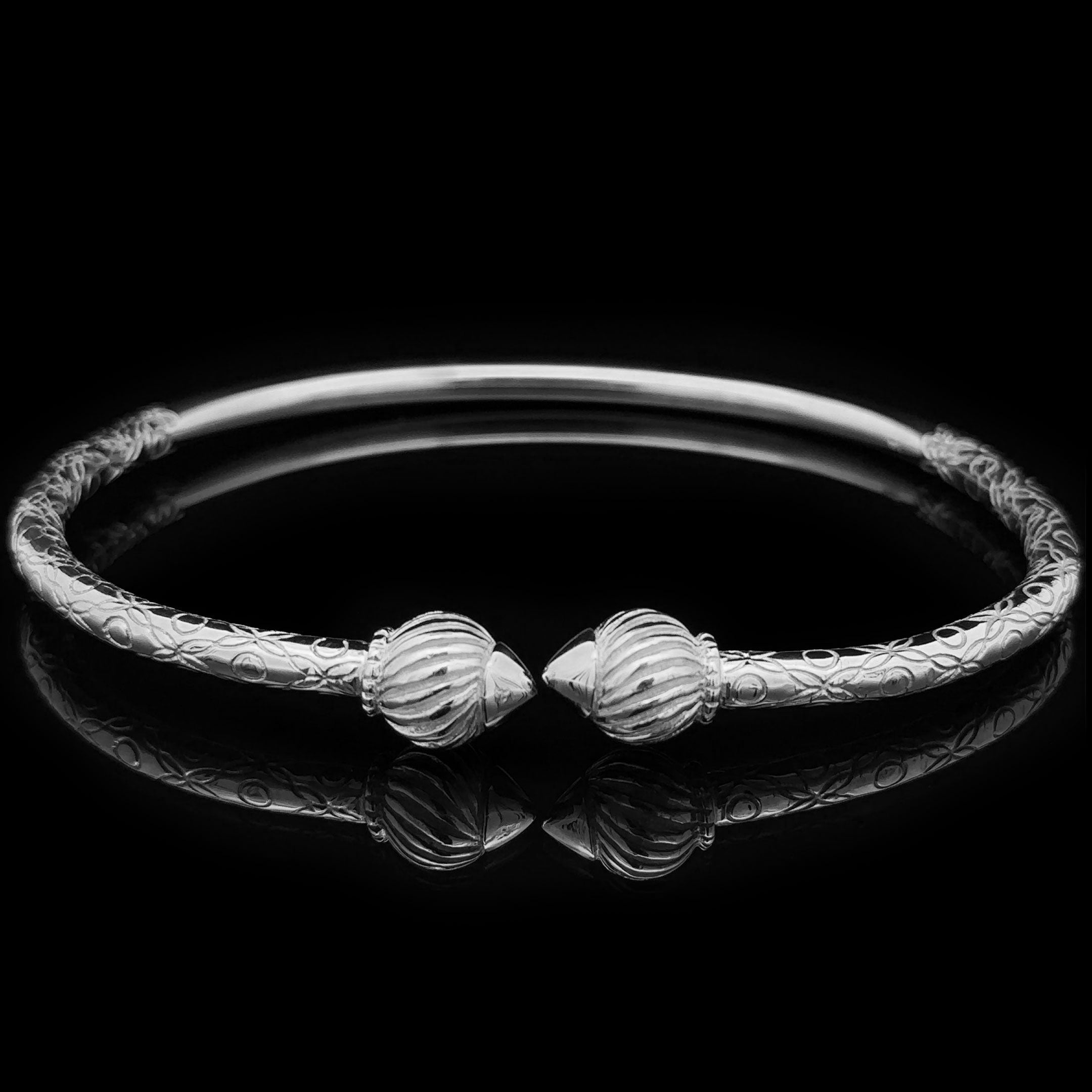 West Indian Bangle - Large with Rounded Twist Heads White Gold / Silver
