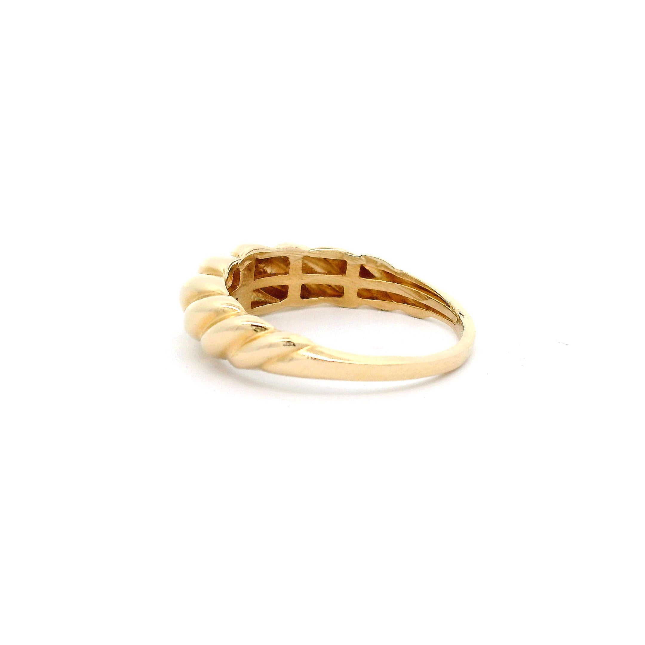14k Twist Pattern Ring left side