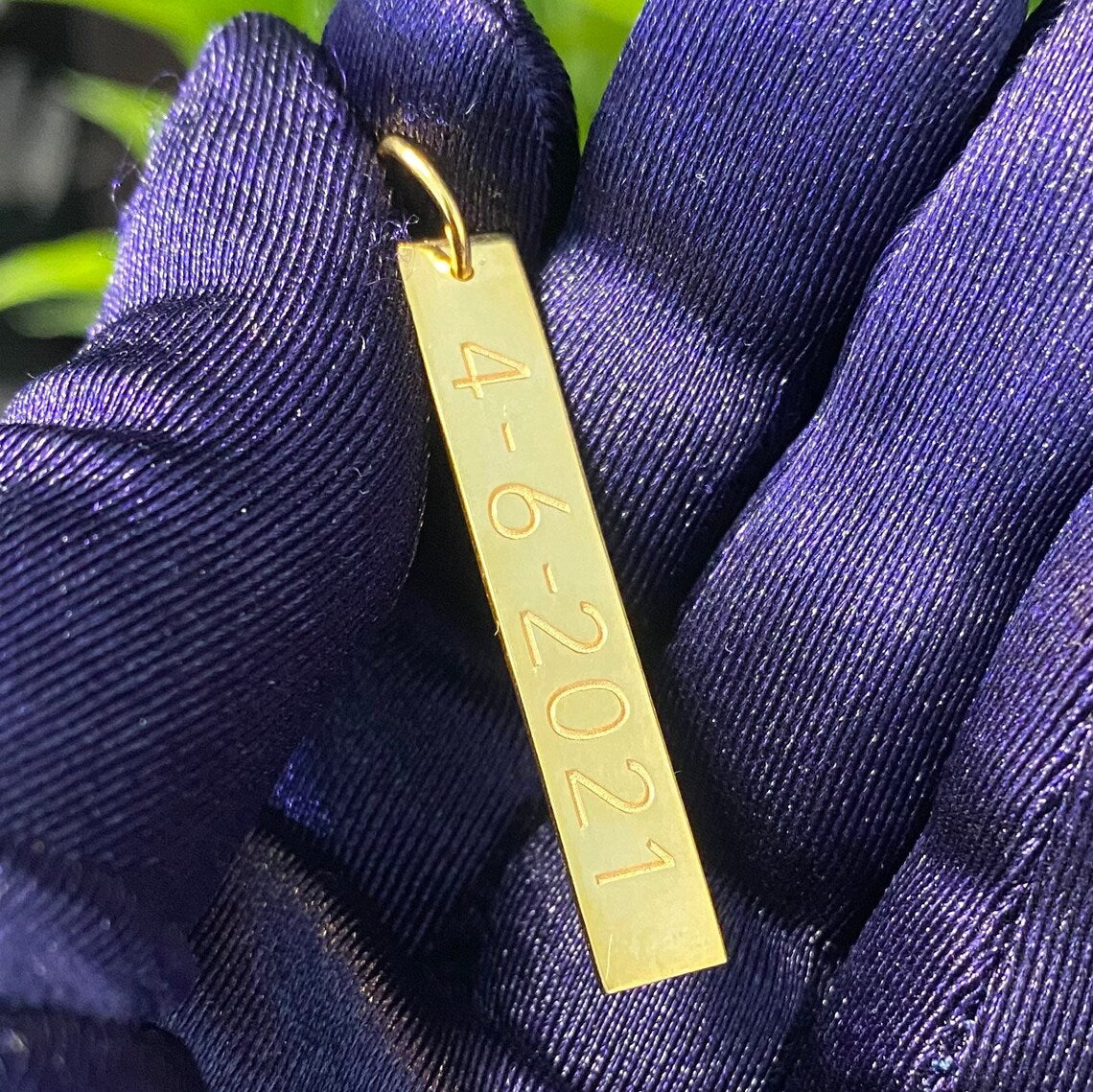 Personalized Engravable Vertical Name Bar Pendant